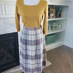Vintage pleated skirt, size small